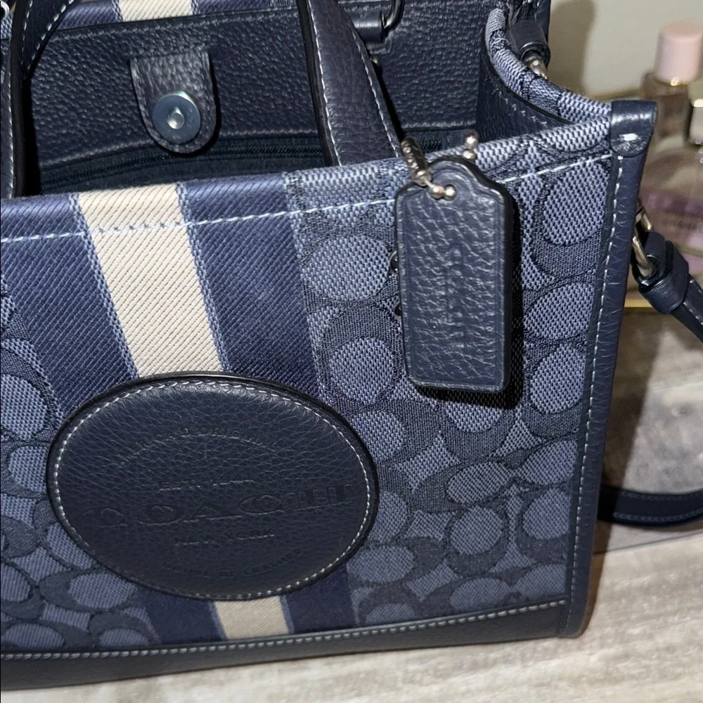 Coach Navy Blue Signature Tote Bag - Picture 4 of 7